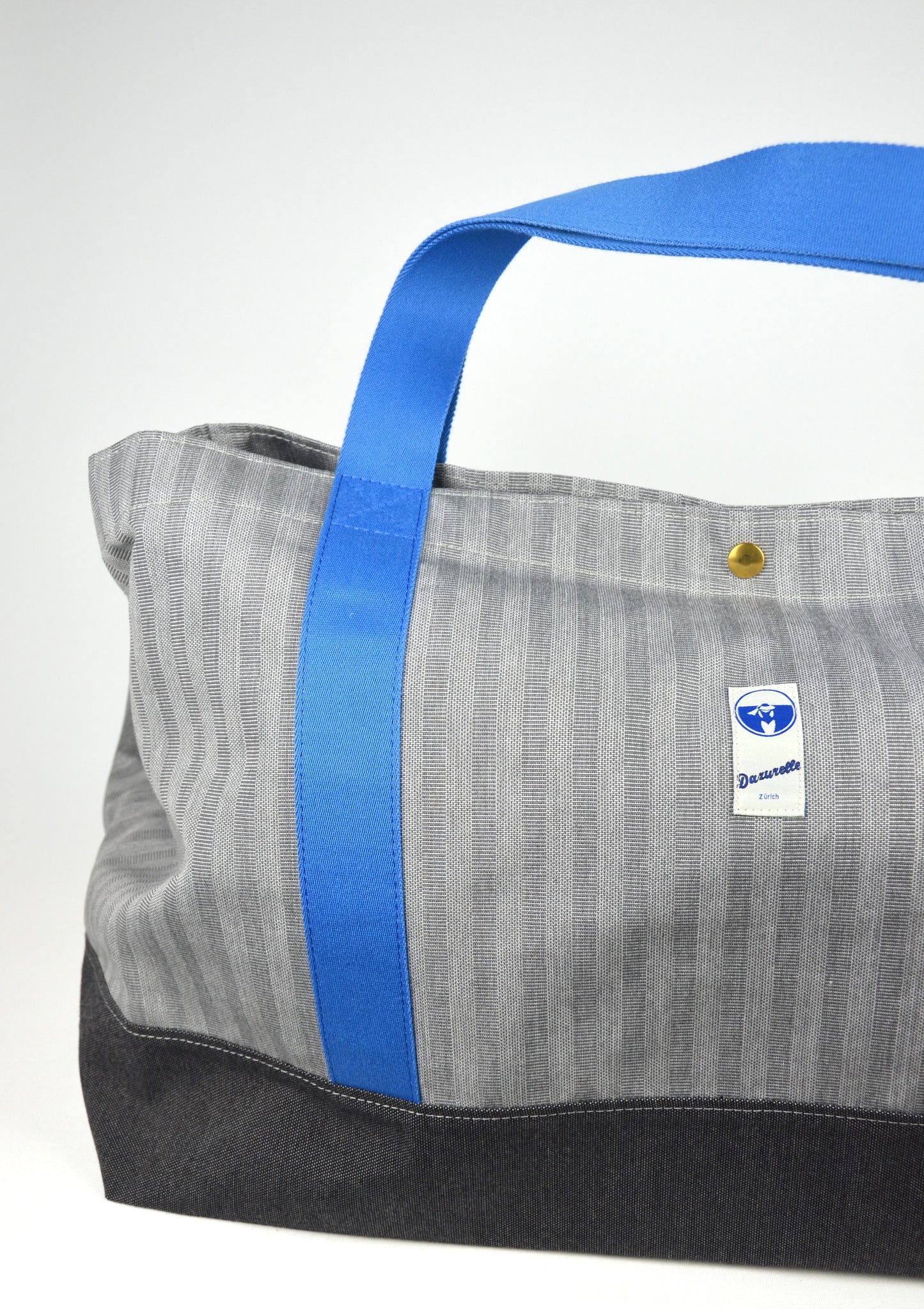 Edle Tasche made in Switzerland.