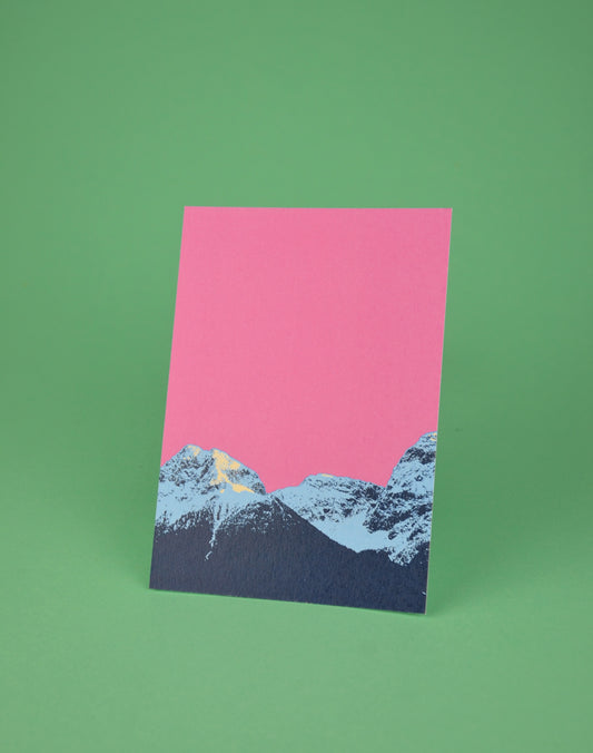 Design-Postkarte Pink Engadin von Paul Jaklin – minimalistische Landschaft aus dem Engadin in modernen Farben