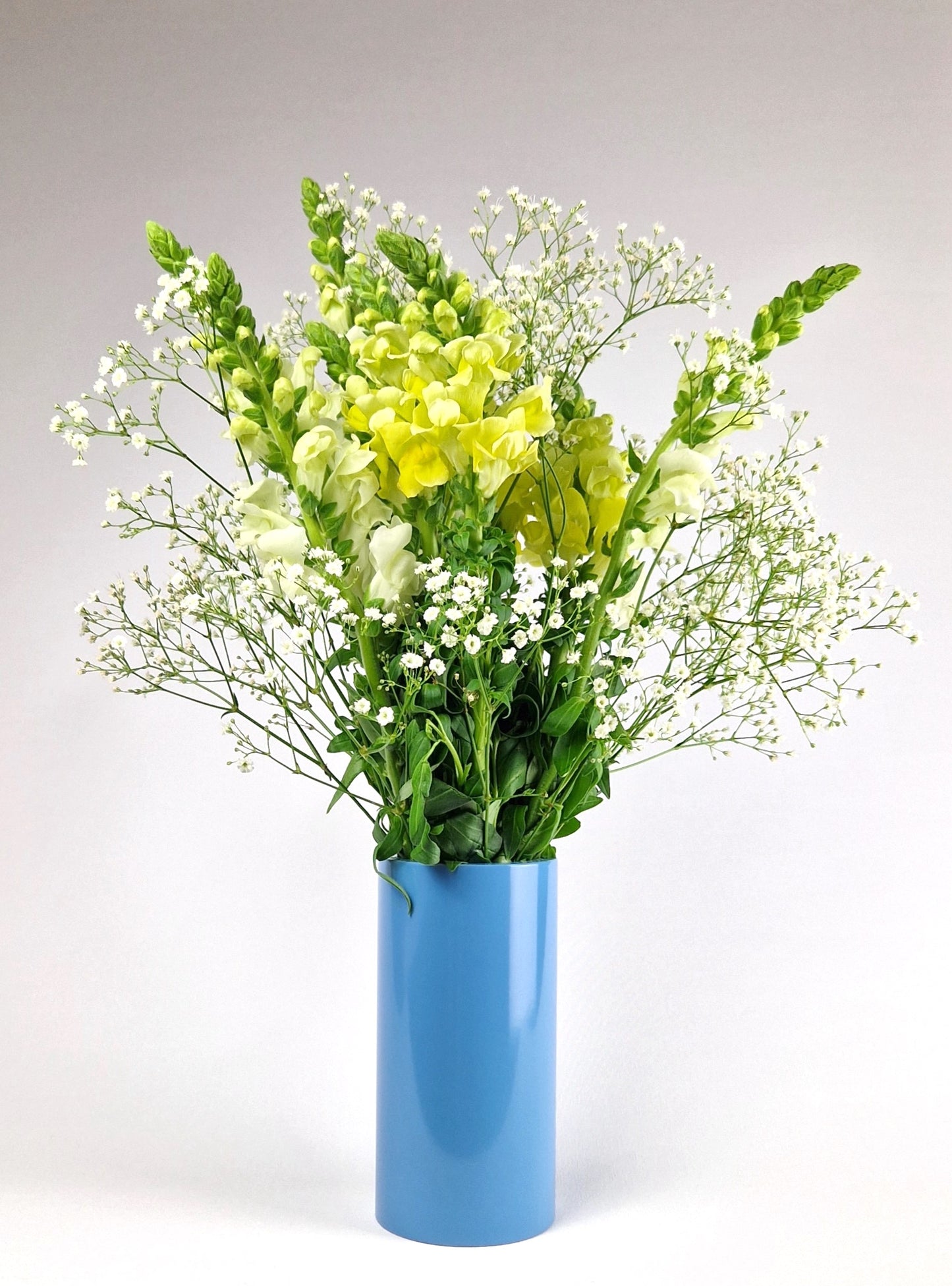 Design Vase made in Zurich. Dazurelle. Blumen. Floristik.