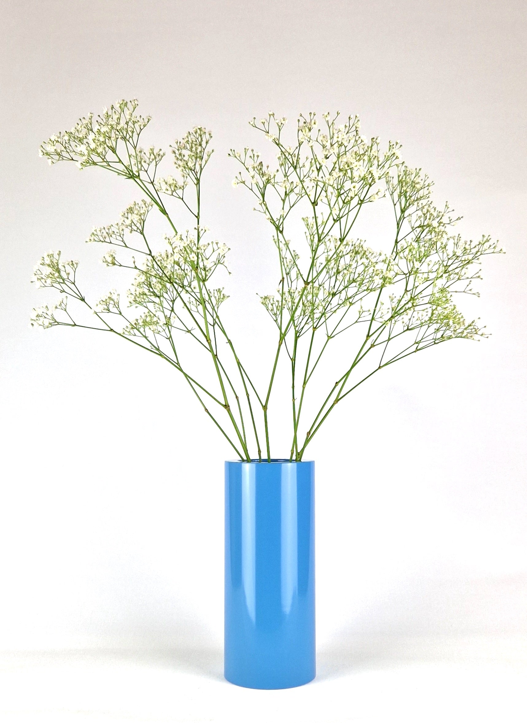 Schlichte Design Vase made in Zurich. Dazurelle. Blumen. Floristik.