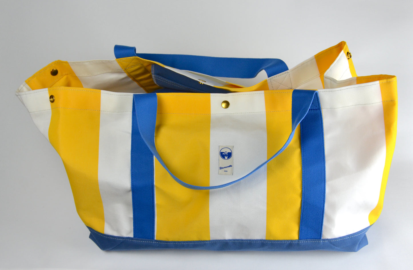 Strandtasche Dazurelle. Upcycling Beachbag made in Zurich.