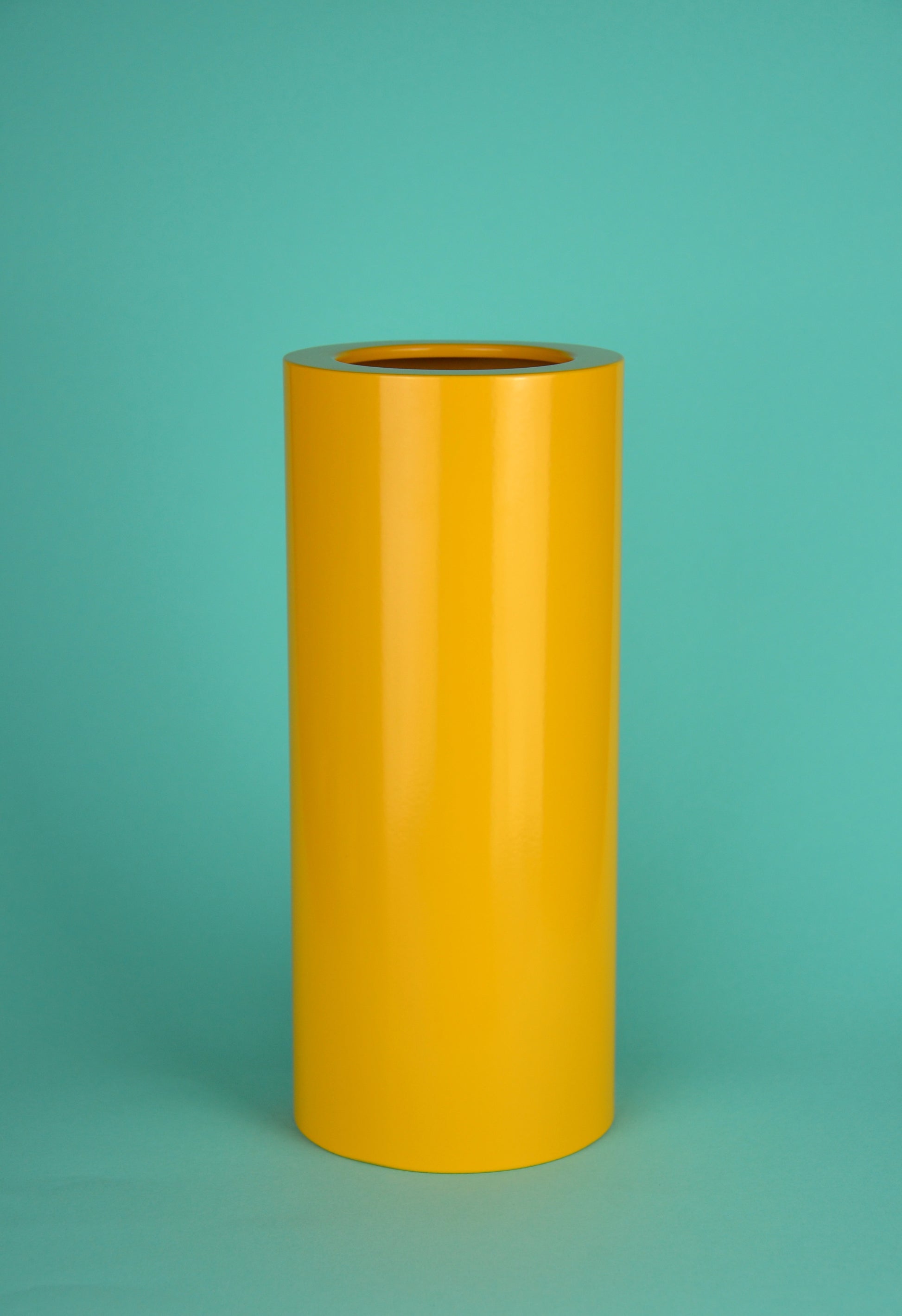 Edle Tischdekoration aus Zürich. Zurich Design. Gelbe Vase