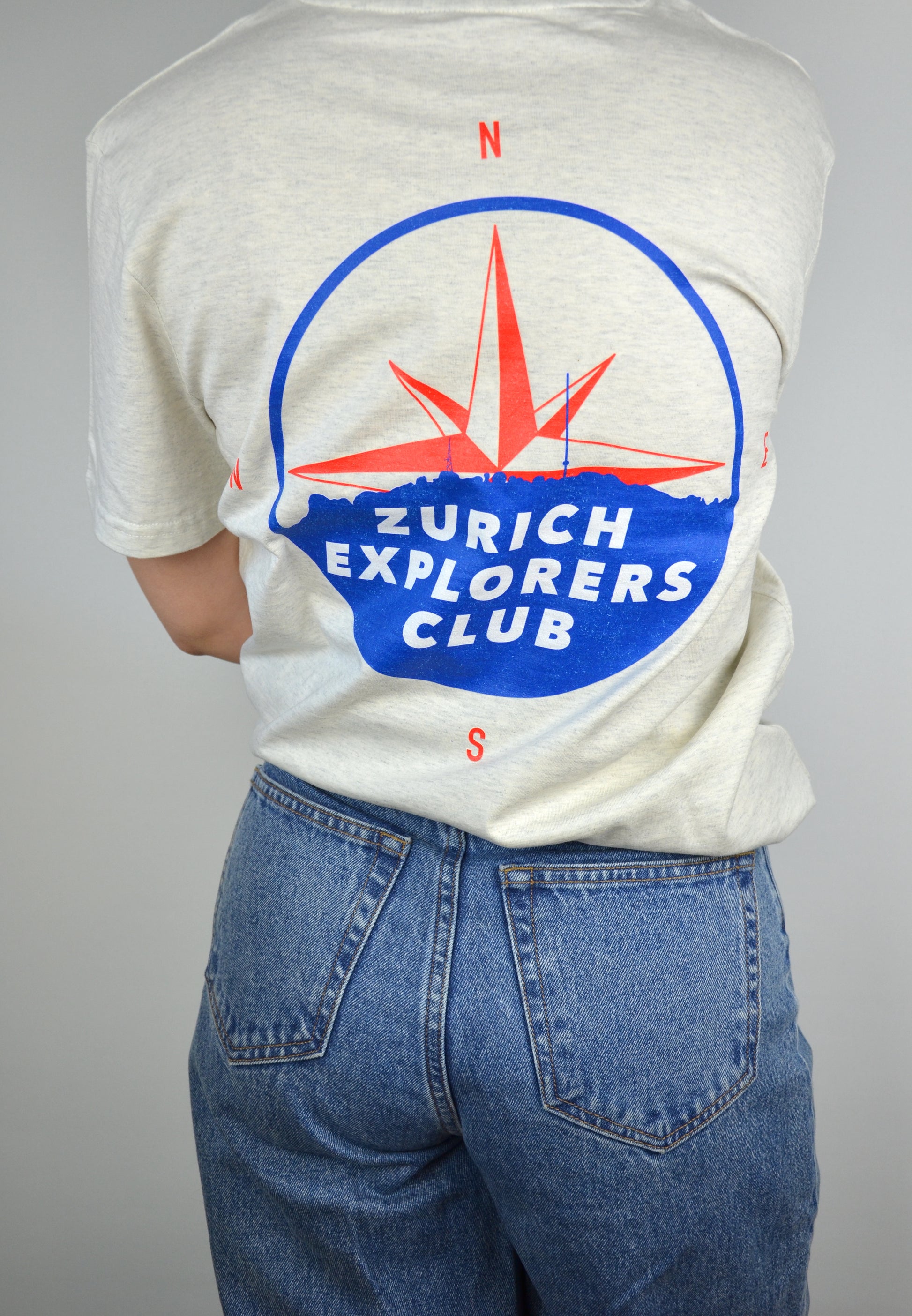 Dazurelle T-Shirt. „Züri Shirt Club Collection“. Printed in Zürich auf Bio Baumwolle.