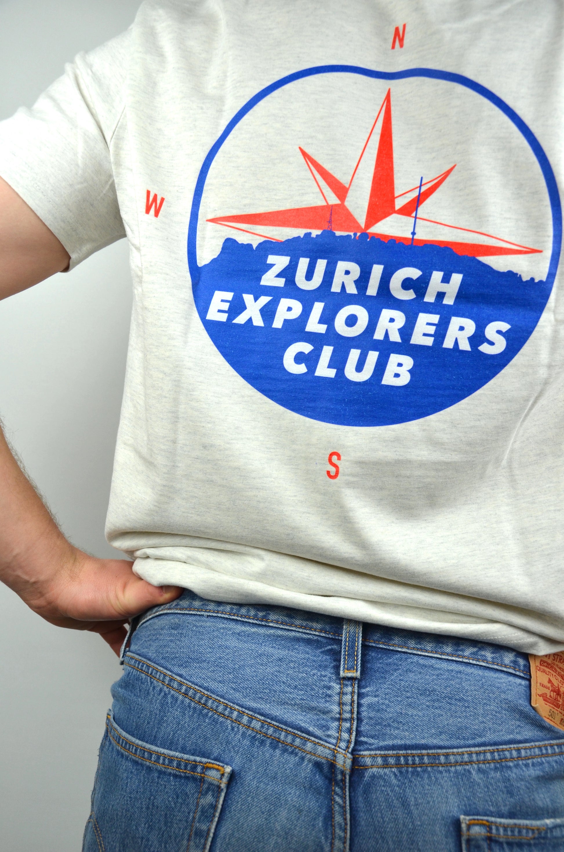 Dazurelle T-Shirt. „Züri Shirt Club Collection“. Printed in Zürich auf Bio Baumwolle.