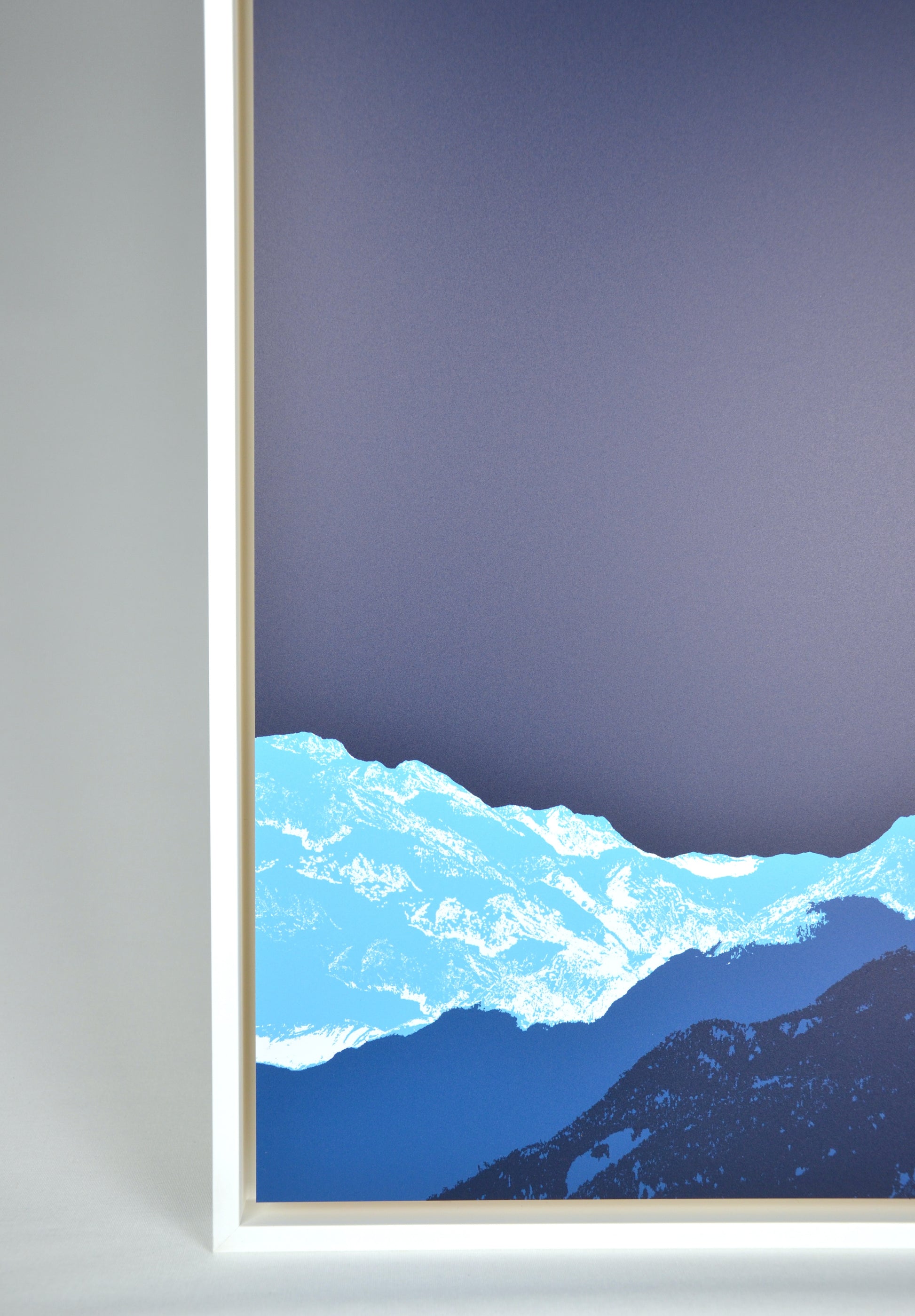 Contemporary wall piece evoking the stillness of the Swiss Alps – printed on aluminium, framed and ready to hang.