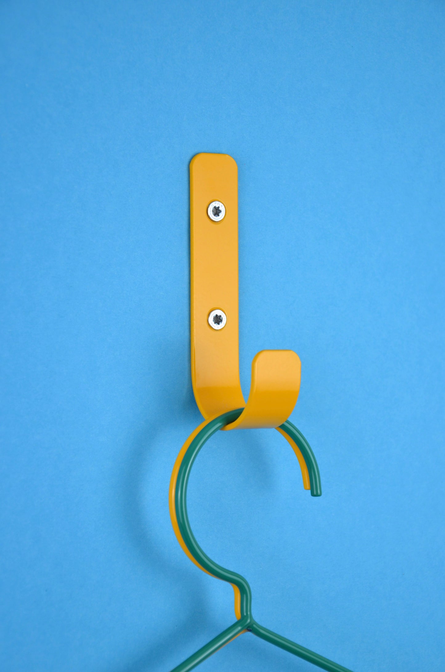 Farbenfroher Wandhaken – Schweizer Design