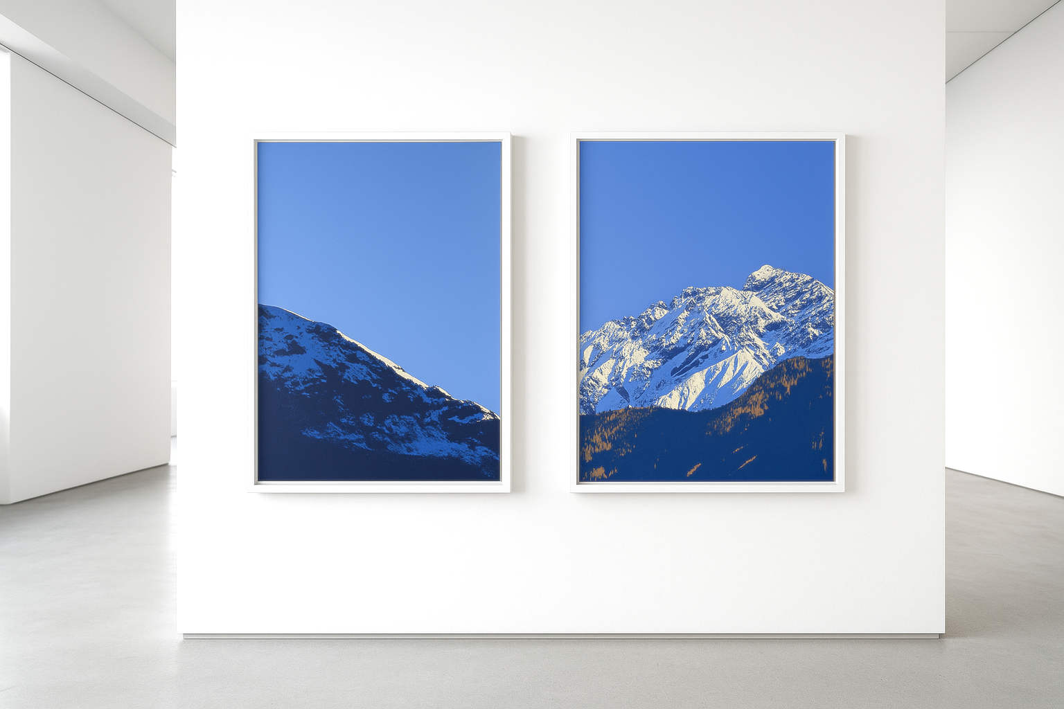 Grafisches Alpenbild mit zeitgenössischer Ausstrahlung – Wandkunst für stilbewusste Räume.