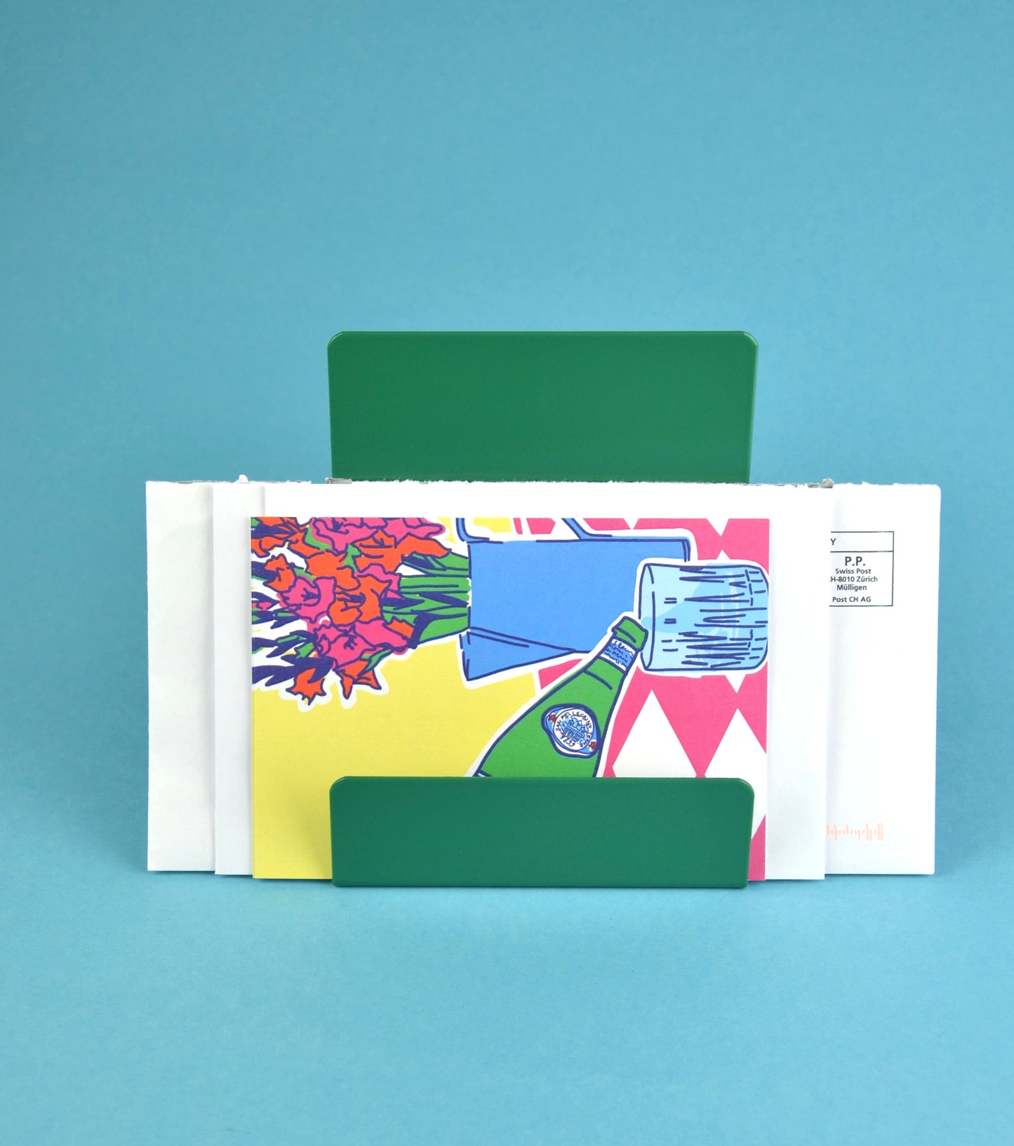 Moderner, minimalistischer Tisch-Organizer für Post und Briefe